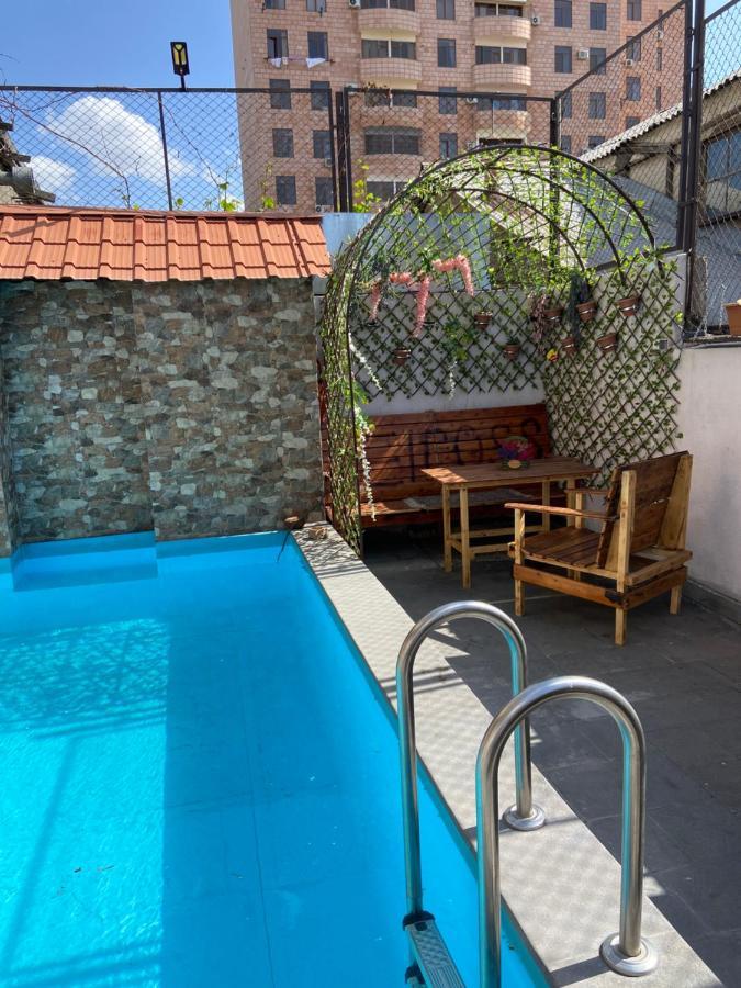 Elross Hotel Yerevan Bagian luar foto