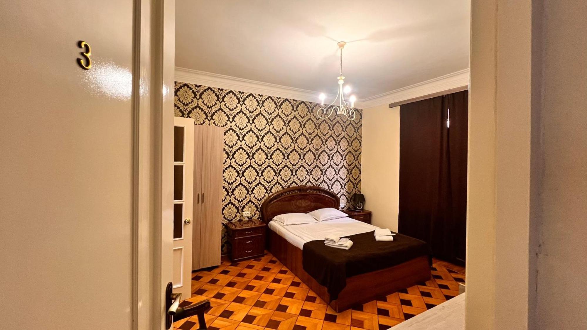 Elross Hotel Yerevan Bagian luar foto