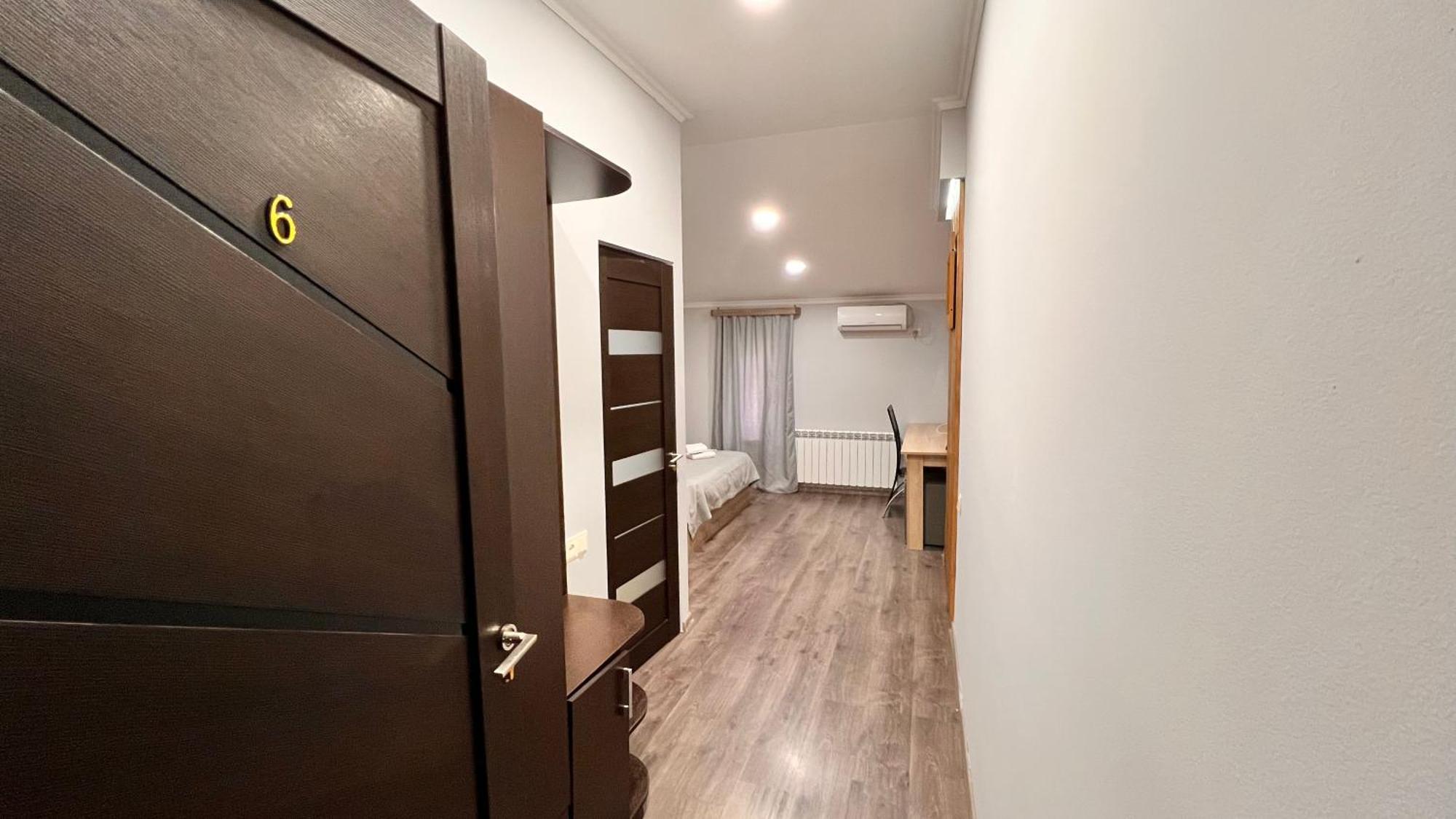 Elross Hotel Yerevan Bagian luar foto